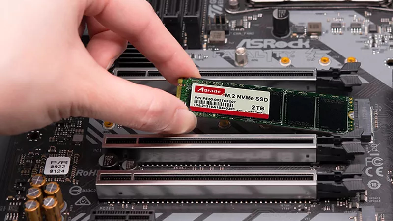 如何在電腦主板上安裝M.2 SSD固態(tài)硬盤(pán)