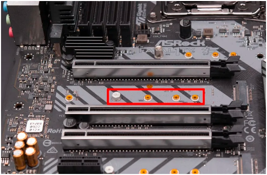 如何在電腦主板上安裝M.2 SSD固態(tài)硬盤(pán)